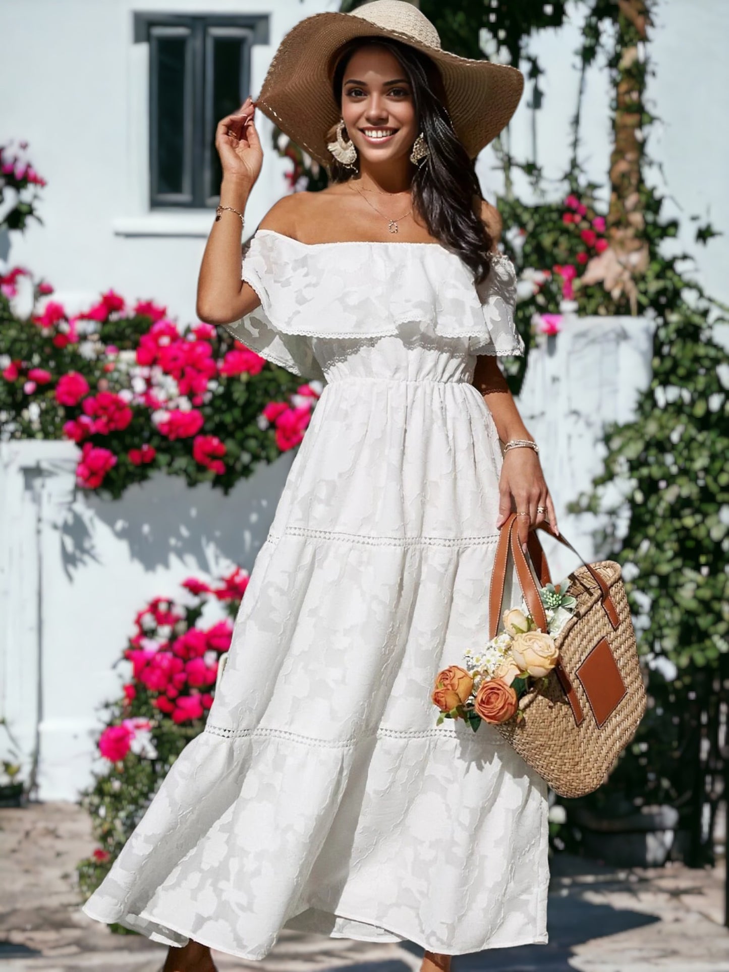 Vestido largo con volantes y hombros descubiertos con ribete de crochet