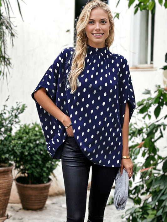 Blusa con mangas dolman y estampado de lunares