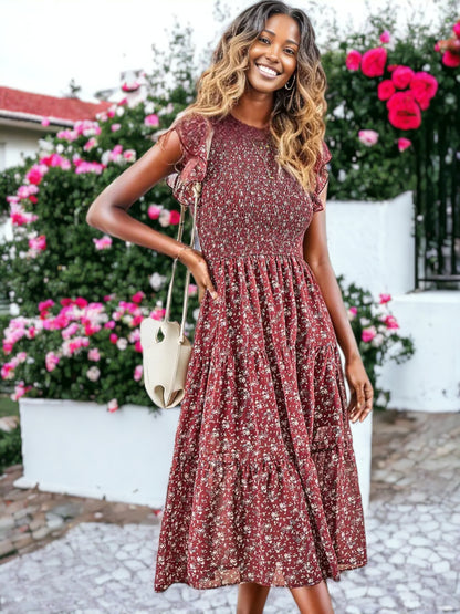 Vestido midi fruncido con mangas cortas y volantes a cuadros y estampado floral