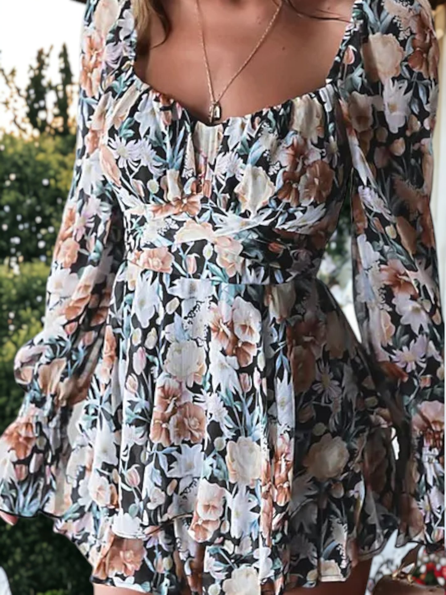 Vestido Flora con escote cuadrado y mangas fruncidas