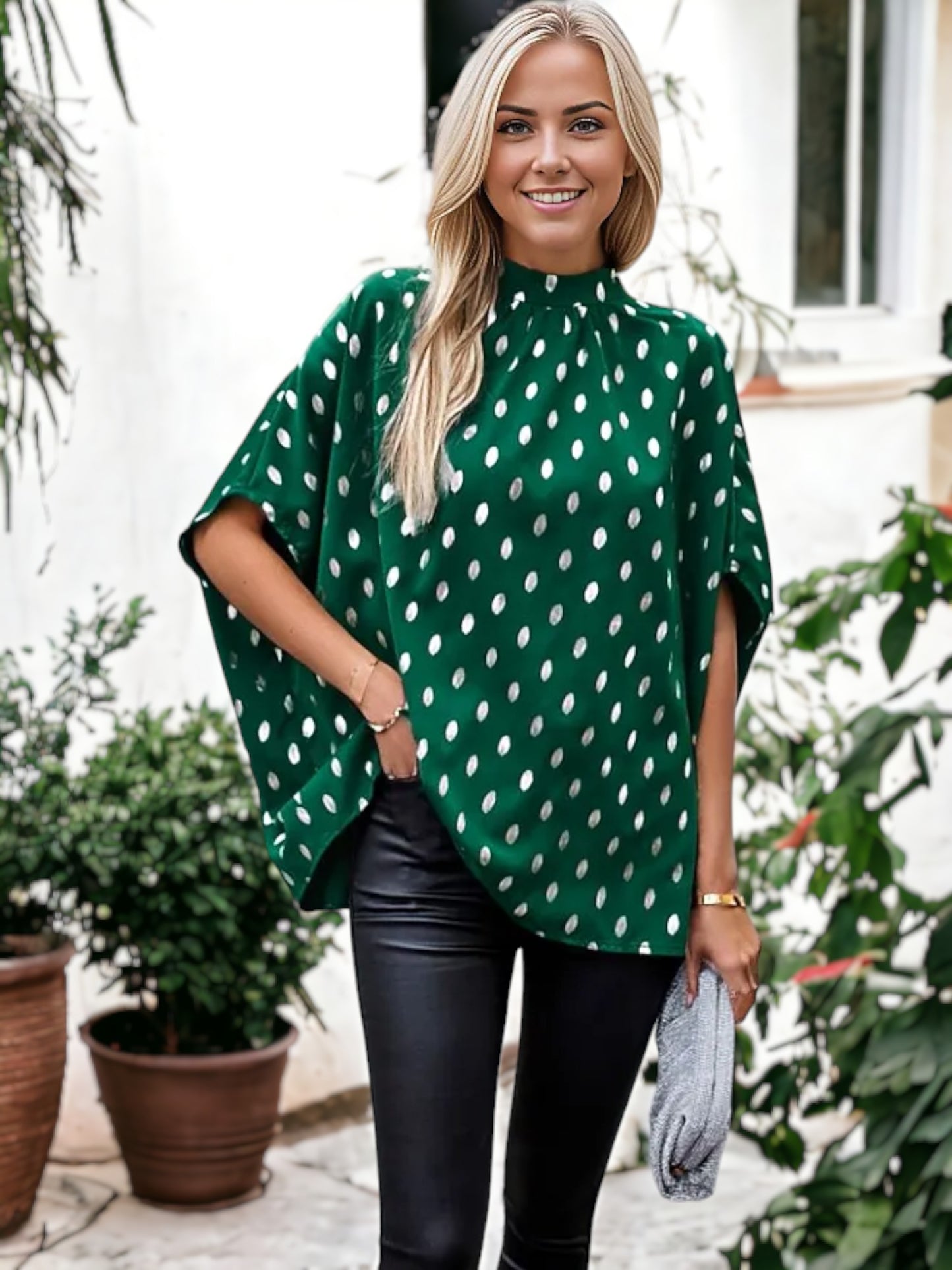 Blusa con mangas dolman y estampado de lunares