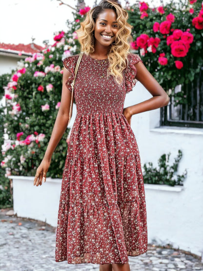 Vestido midi fruncido con mangas cortas y volantes a cuadros y estampado floral