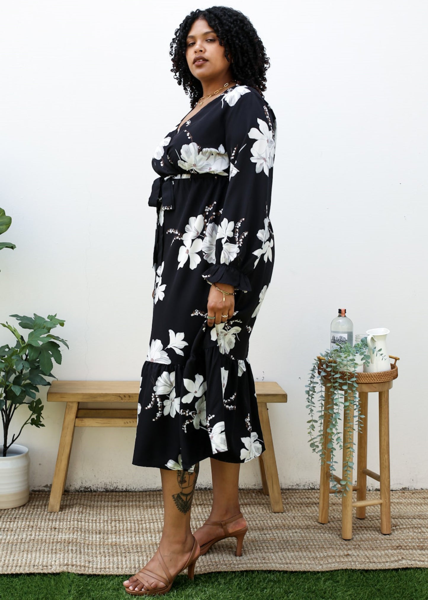 Plus Size White Tulip Print Flowy Black Maxi Dress