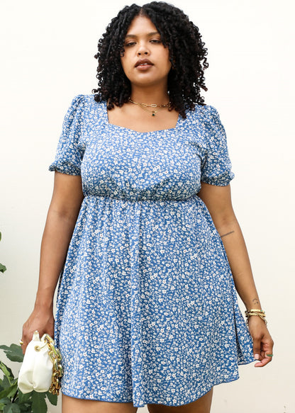 Plus Size White Floral Print Swing Dress with Square Neckline