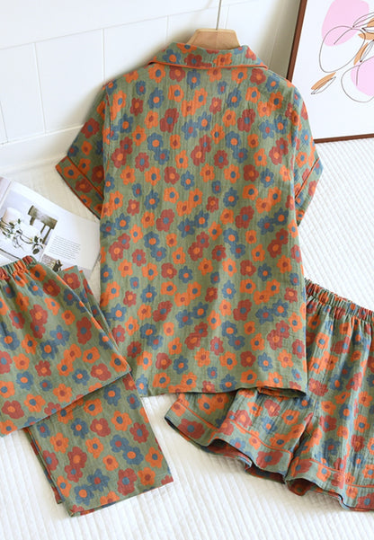 Conjunto de pijama de tres piezas con estampado floral otoñal