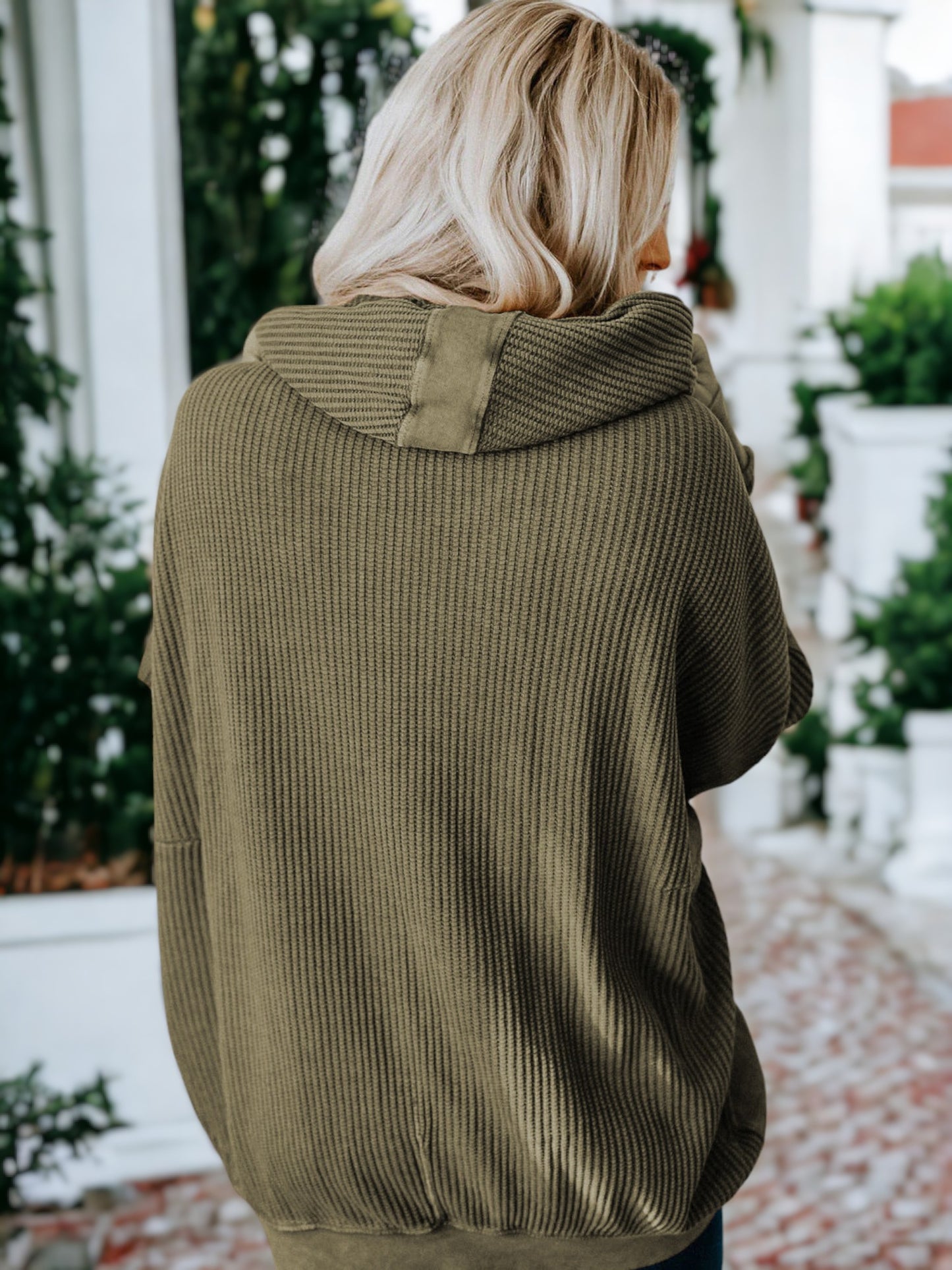 Chaqueta con capucha y textura de punto gofre