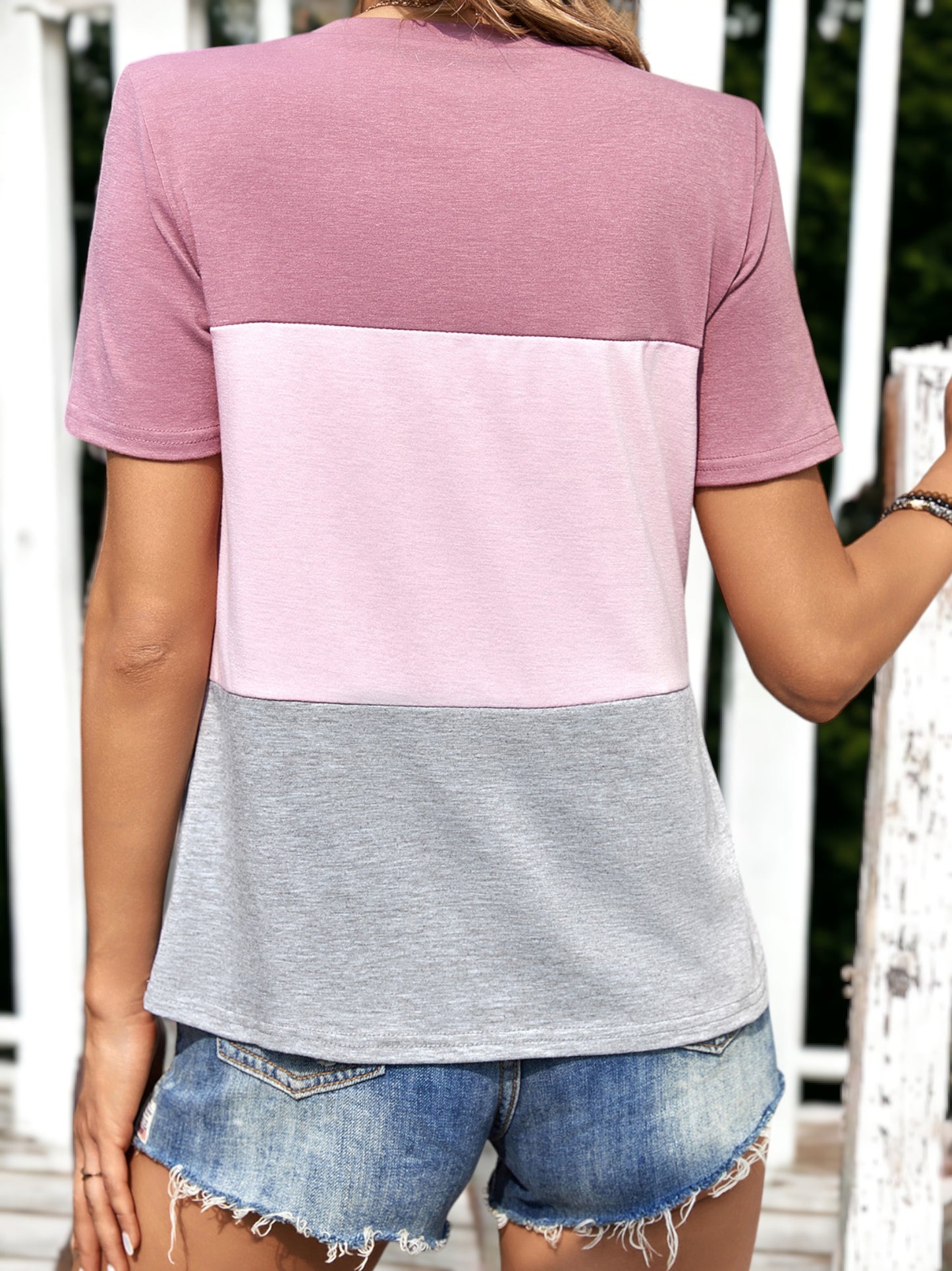 Camiseta con bloques de color triples