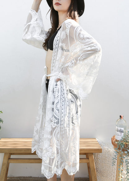 Traje de baño tipo kimono con bordado de encaje