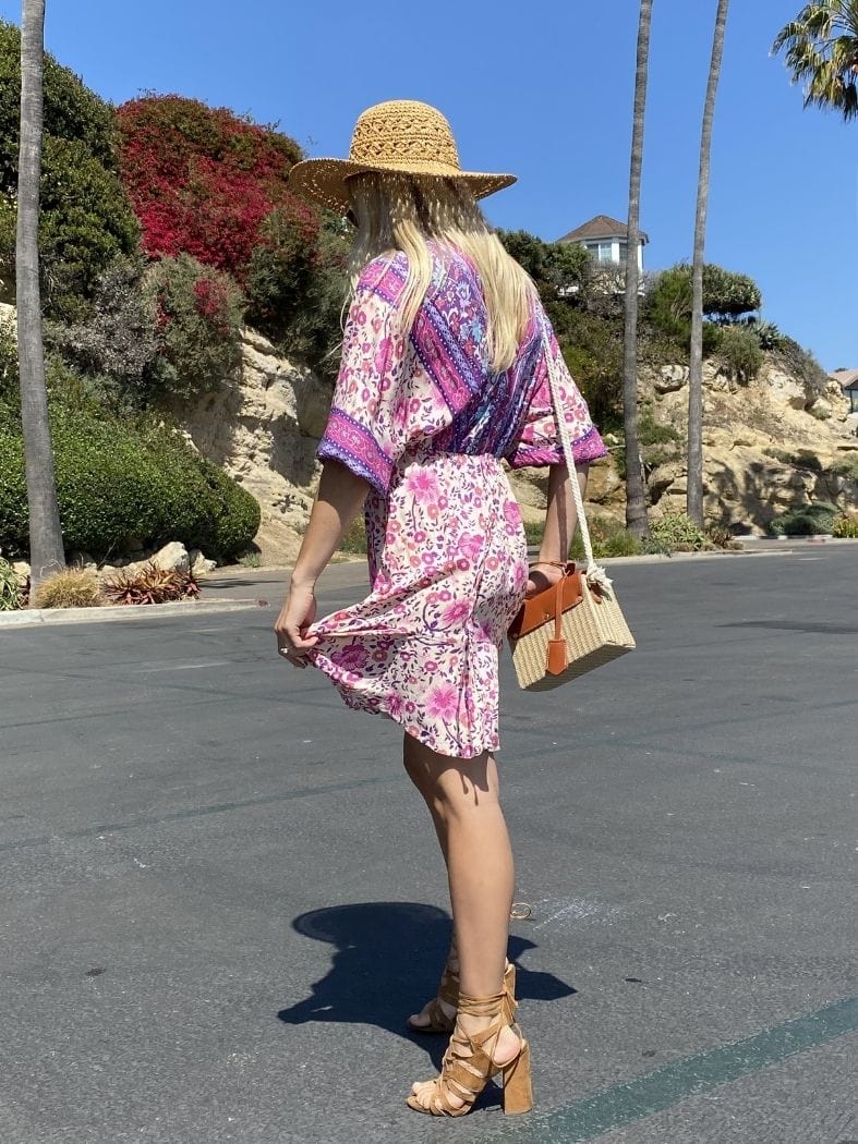 Vestido bohemio con dobladillo con volantes y estampado floral 