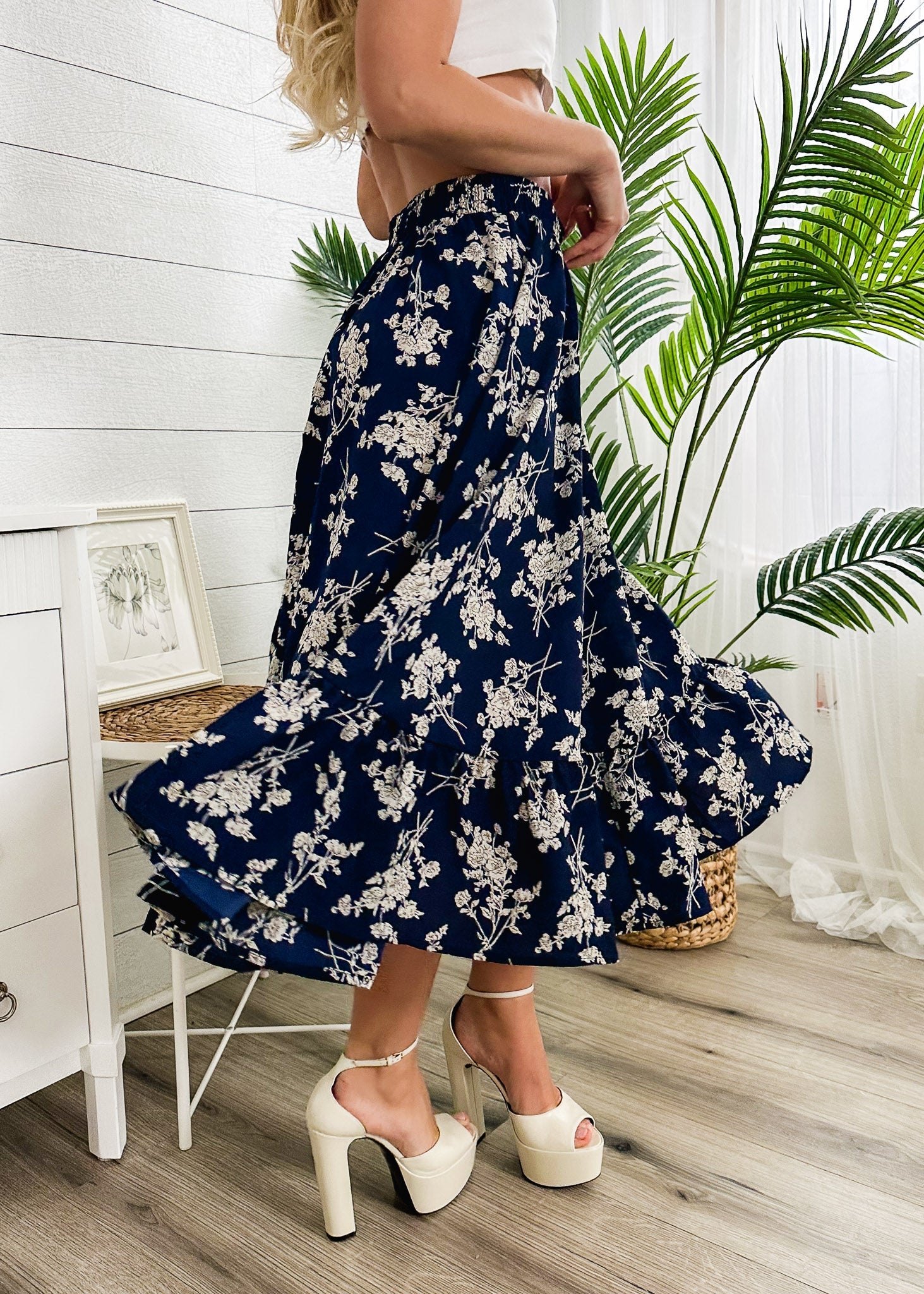 Knee length floral midi skirt sale