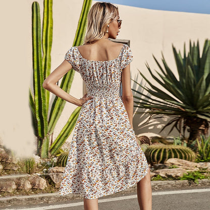 Vestido con estampado de margaritas y cintura fruncida 