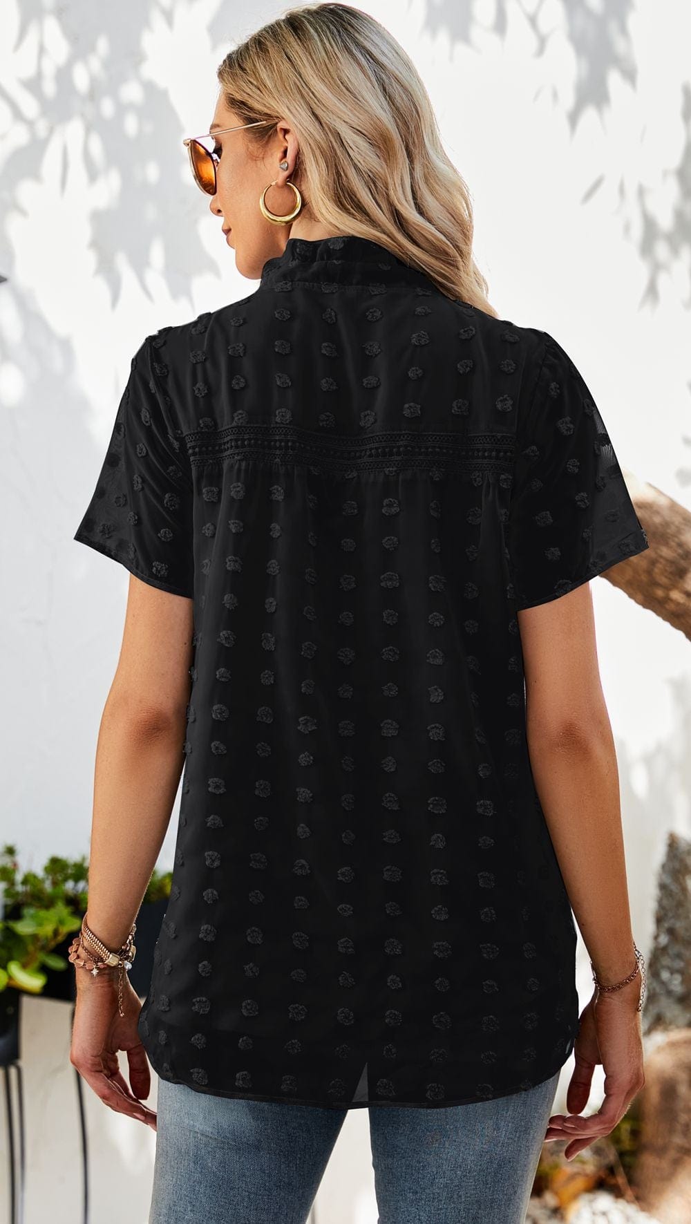 Blusa de cuello mandarín con lunares y pinzas