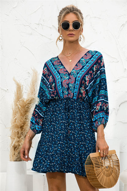 Vestido bohemio con dobladillo con volantes y estampado floral 