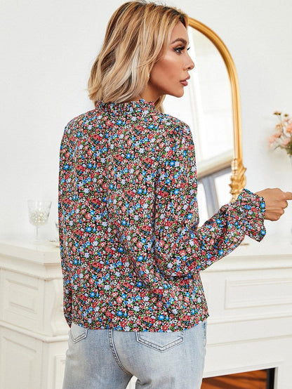 Blusa con estampado floral colorido