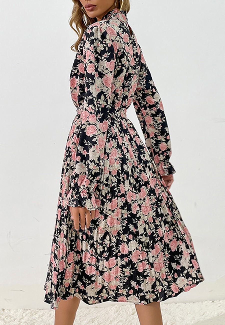 Vestido floral plisado con lazo en la cintura