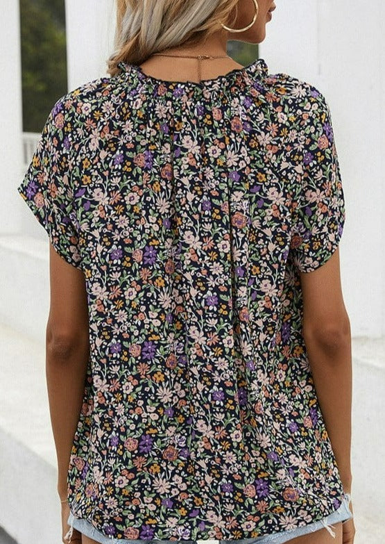 Blusa floral con ribete festoneado 