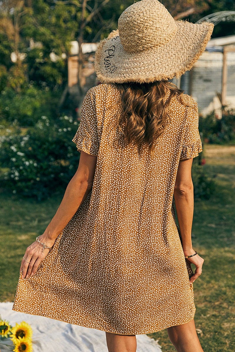 Vestido escalonado con estampado de hojas