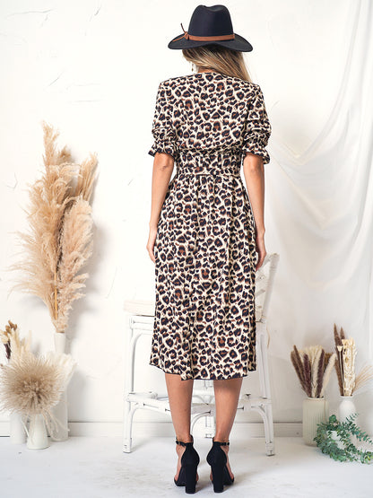 Vestido con mangas abullonadas y estampado de leopardo 