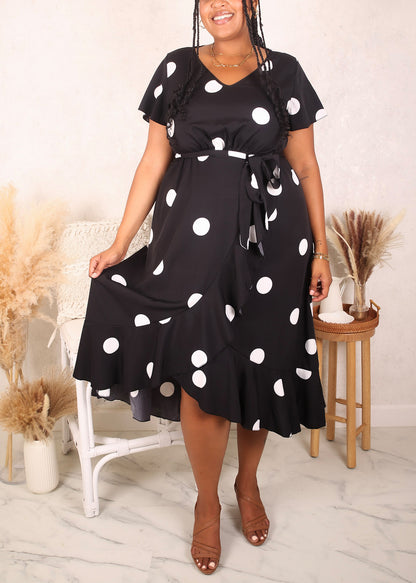 Vestido con dobladillo con volantes superpuestos en talla grande, negro