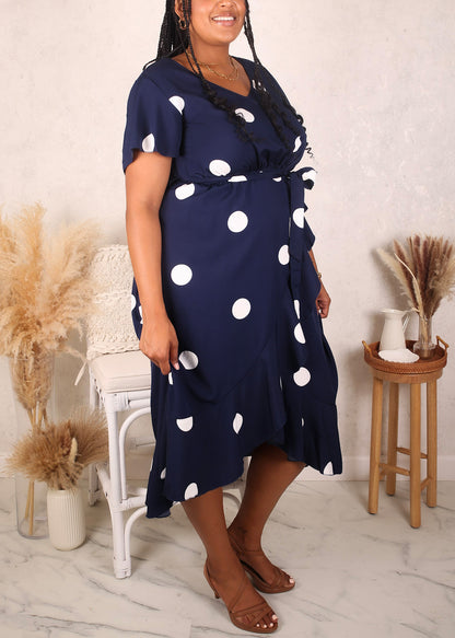 Vestido con dobladillo con volantes superpuestos en talla grande, azul marino