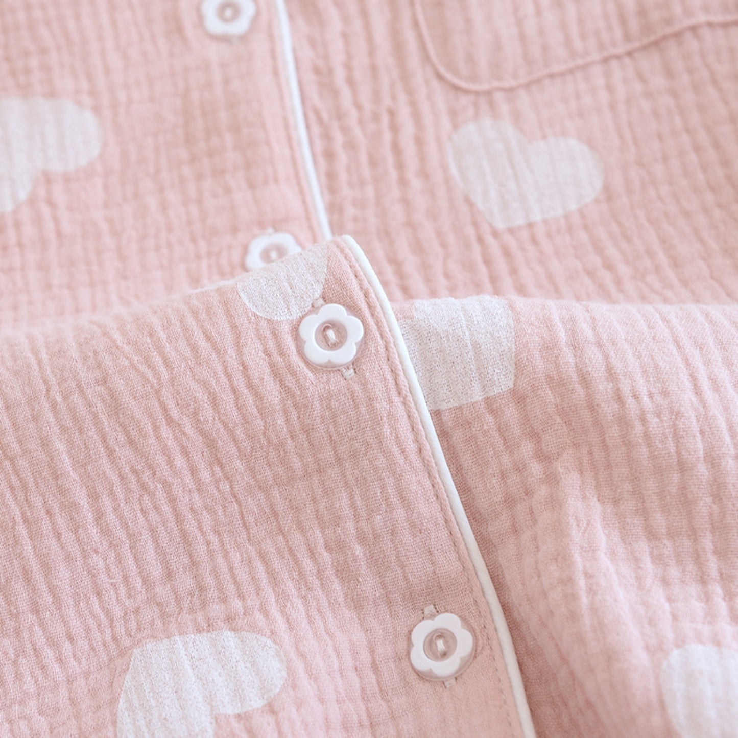 Pijama con estampado de corazones texturizados a juego