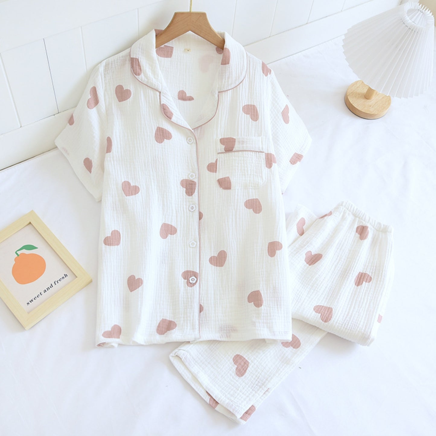 Pijama con estampado de corazones texturizados a juego